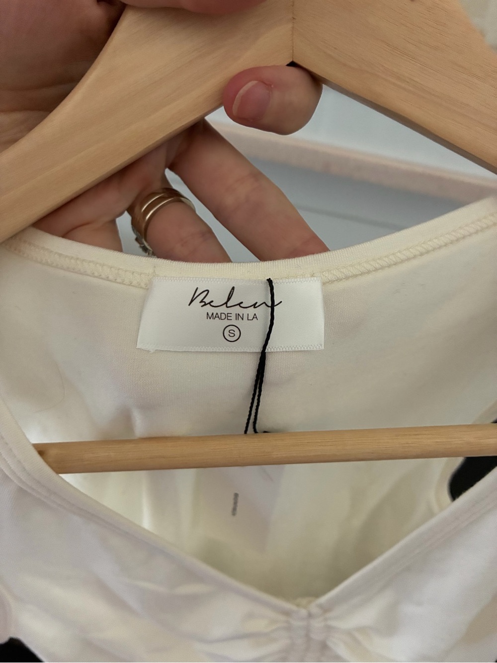 Re/Done Cream Ruched Drawstring V-Neck Crop Tank - Picture 4 of 5
